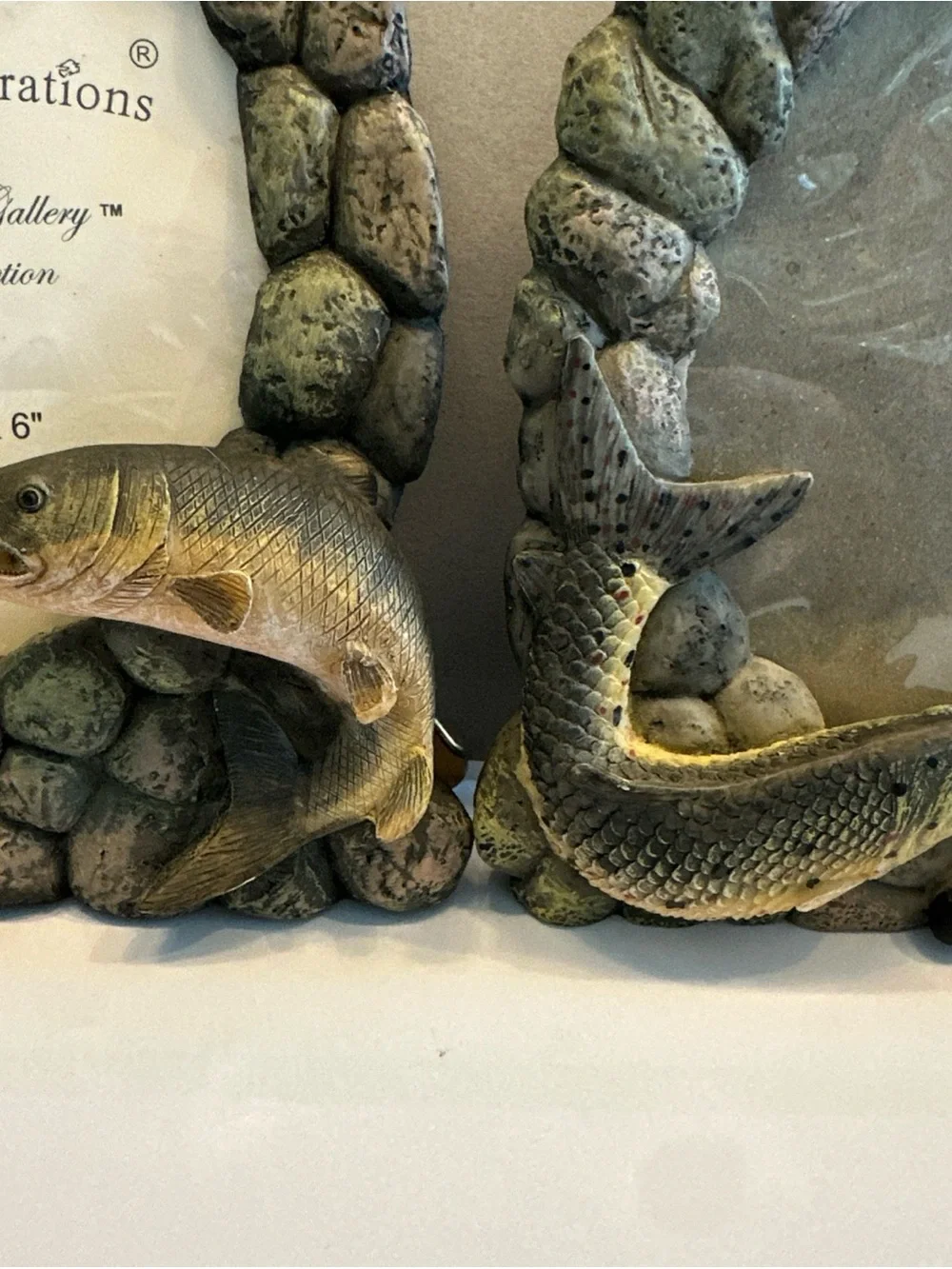 2-VTG Fishing Cabin Decorative Frames - Fish Accent